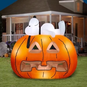Snoopy Peanuts Great Pumpkin Inflatable HUGE 8'X8' Halloween Gemmy LED READ - Picture 1 of 8