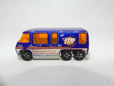 HOT WHEELS 2010 HW CITY WORKS GMC MOTORHOME #08/10 BLUE 116/240 - Image 1 of 4