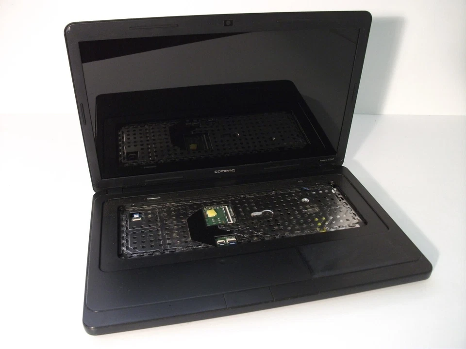 Compaq Presario CQ57 AMD E-300 APU With Radeon HD Graphics 1.30 GHz Laptop - Image 1 of 1