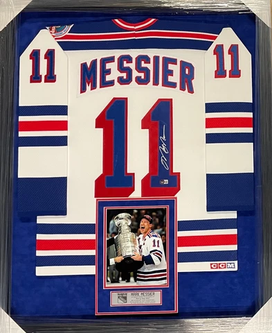 MARK MESSIER SIGNED CCM 1994 STANLEY CUP RANGERS FRAMED JERSEY 42X35 PSA/DNA Cover
