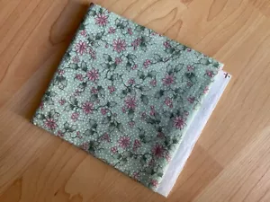 47x31cm Xmas print pink poinsettias green holly sparkle  patchwork cotton fabric - Picture 1 of 5