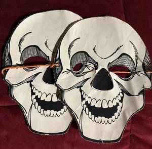 Vintage Halloween Maske TOTENKOPF - ZWEI Masken - fühlt sich an wie dickes Papier - Bild 1 von 4