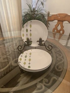 Pier One Juego de 4 Platos de Ensalada Cuentas Guirnalda Postre Aperitivo / Verde y Plata - Imagen 1 de 7