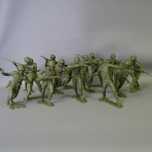 14 Vintage 1963 Marx Toys Green Plastic USMC Soldiers 5" - Picture 1 of 7