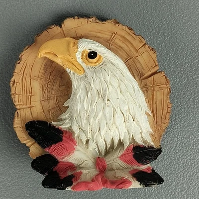 Estatuilla busto cabeza de águila calva estatua resim independiente acento de pluma de madera 3D Foto 1 de 4