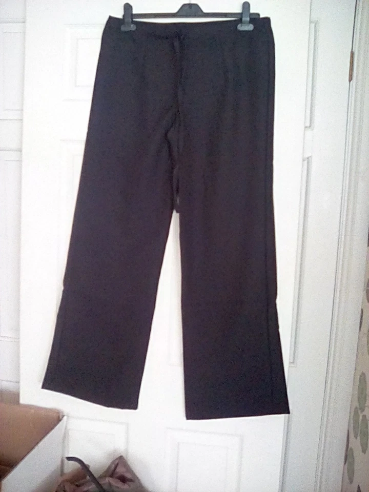 BN GREENBERGS SALON TROUSERS BEAUTICIAN HAIRDRESSER MANICURE SIZE 10 BLACK
