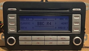 Original VW RCD 300 MP3 CD Autoradio Touran Golf V Caddy mit Code Top Zustand - Bild 1 von 3