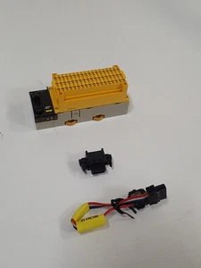 OMRON CRT1-OD16SL-1 REMOTE TERMINAL In 24Vdc 30mA Out 24Vdc 0.5A PNP DIN RAIL - Picture 1 of 8