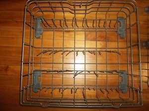 FRIGIDAIRE GESCHIRRSPÜLER UNTERGESTELL WD28X10349 WIRD VOLLSTÄNDIG GEBLEICHT - Bild 1 von 2