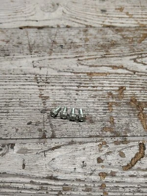 Harley Davidson Road King 2004 04 99-06 FLHRCI bisagra lateral interruptor pernos Foto 1 de 4