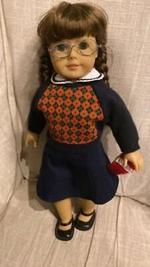 American Girl -MOLLY McINTIRE 18" DOLL with GLASSES 2011 with outfit - Picture 1 of 8