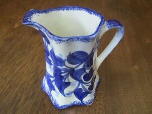 VTG HP CASH FAMILY POTTERY 6 SIDED 6" BLUE FLORAL-BLUE BORDERED, SIGNED PITCHER - Bild 1 von 12