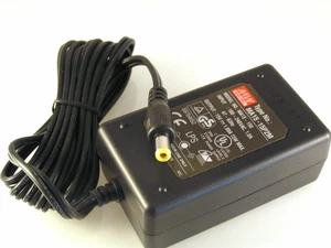 Mean Well MA15-15P2M Adapter In 100-240VAC Out 15Vdc 1A 15W Max OL0647 - Picture 1 of 4