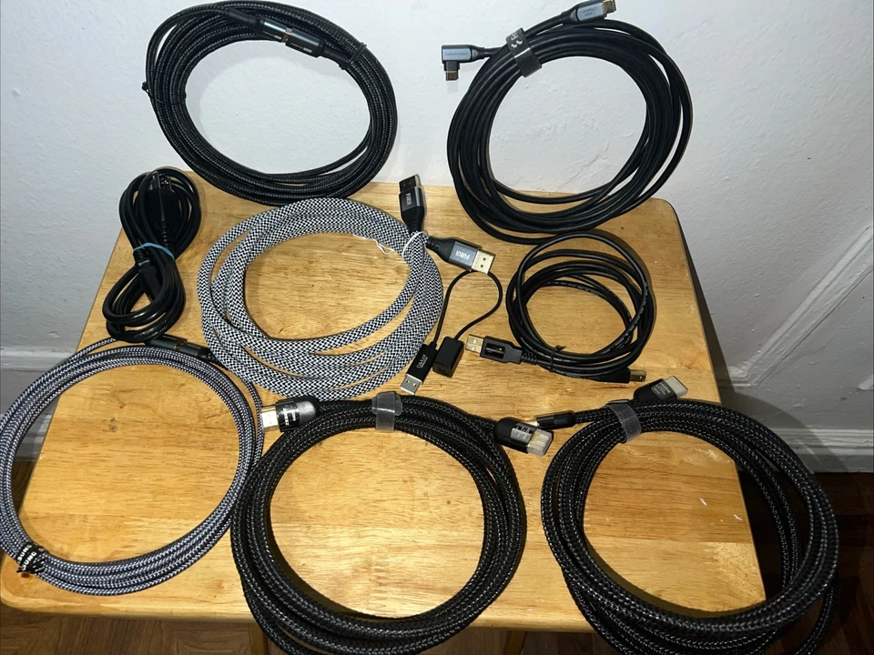 Premium Zeskit HDMI 2.1 & DP & USB C & SPF Adapter & More! - Image 1 of 4