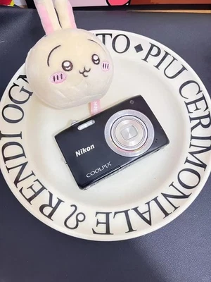 Nikon COOLPIX S2800 20.0MP 5x Optical Zoom CCD Digital Camera - 100% Working - Image 1 of 4