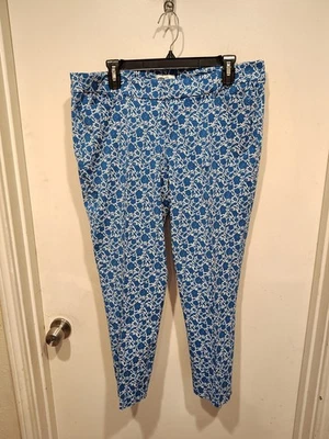 Old Navy Women's Blue & White Floral Pixie Pants Sz 16 Cropped Casual Preppy  - Image 1 of 4