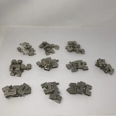 Lot of 50 NEW Phoenix Contact EK 116 Pick-off Terminal Block - Image 1 of 4