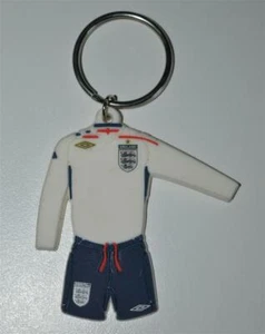 Llavero de goma con forma de camiseta de la Asociación Inglesa de Fútbol - Imagen 1 de 2