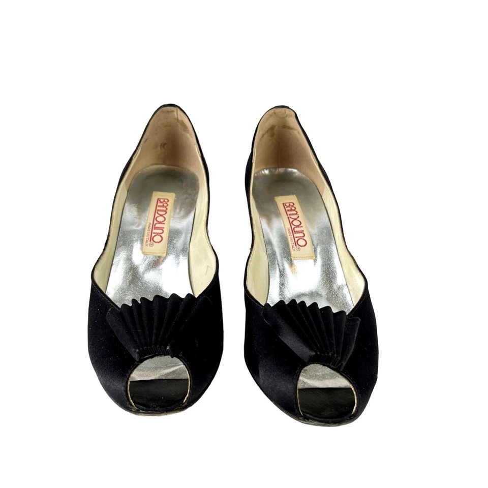 Bandolino Vintage Hecho en Italia Peep Toe Tacones 7M Art Deco Negro Satinado Peep Toe Foto 1 de 4