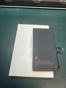 iPhone 14 Battery - ORIGINAL PULLED - 100% Health - NO MESSAGE ON IOS18!! - Photo 1/2