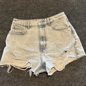 Zara Shorts Women's 4 Denim High Rise Distressed Cut-Off Festival - Picture 1 of 12