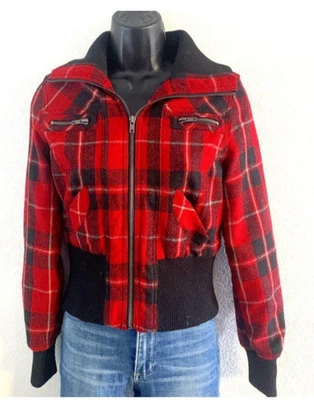 Jaqueta Bombardeiro PAPAYA Vermelha e Preta Xadrez Lã Feminina Tamanho Pequeno Cropped - Imagem 1 de 4