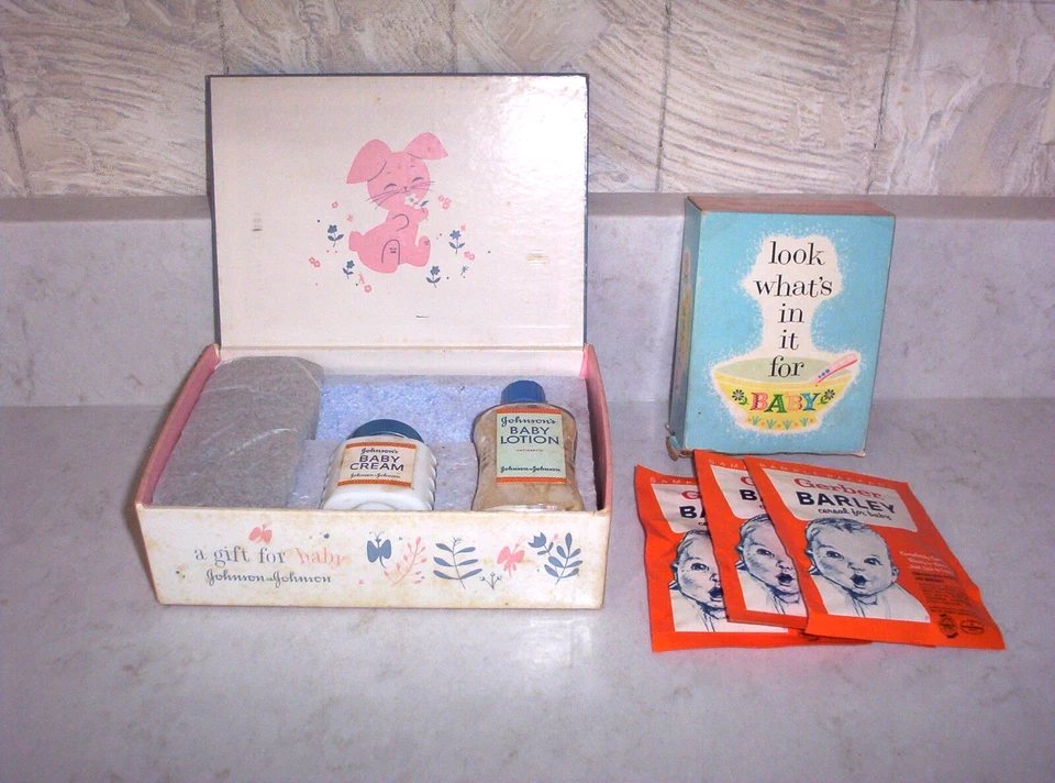 2 artículos promocionales de regalo para bebés vintage Johnson & Johnson & Gerber buenos accesorios de película Foto 1 de 4