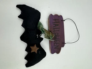 Vintage Halloween Hanging Decor Sign Small Wood Giftcraft 5.5 Inches - Picture 1 of 7