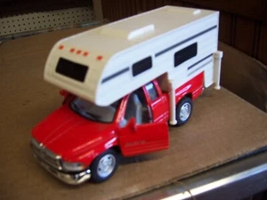Camioneta pickup Dodge Ram 1500 2014, cámper, acción retroceso motorizada, fricción, 1:46 - Imagen 1 de 8