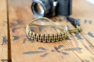 Cinturino da polso per fotocamera Paracord con sgancio rapido marrone chiaro di apmots - Foto 1 di 8