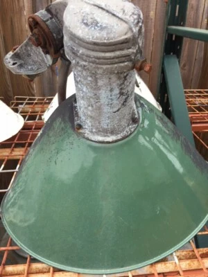 Vintage Industrial Light , Clam Shell 16" Porcelain with Bracket. - Image 1 of 2