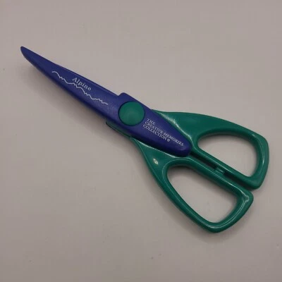 Creative Memories Decorative Edge Craft Scissor Alpine NWOT. 6 1/2" total - Image 1 of 4