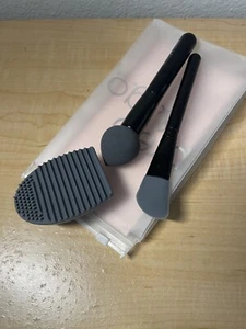 Macys Prep & Go 3-Pc. Beauty Makeup Skincare Brush Tool Gift Set Bag - Picture 1 of 3