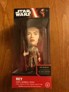 Star Wars The Force Awakens Funko Bobble Head - Rey - New & Boxed - Picture 1 of 1