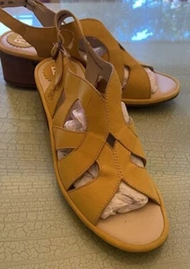 ❤️$220Gorgeous New FLY LONDON Leather,Wedge,Strappy Women's Shoes/Sandals 39/8.5 - Picture 1 of 11