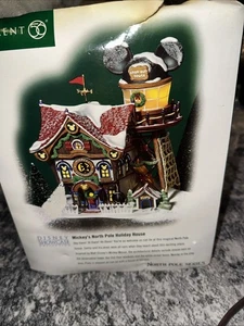 Department 56 Mickeys North Pole Holiday House Disney 56759 Collection Porzellan - Bild 1 von 17