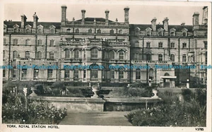 R004180 York. Royal Station Hotel. Photochrom. No V3785 - Picture 1 of 2
