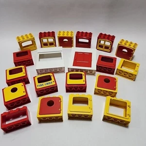 LEGO DUPLO YELLOW RED WINDOW DOOR LOT of 20 "SNAP" SHUT 2X4 HOUSE Ans Some Doors - Picture 1 of 7