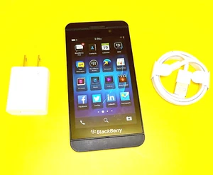 *BELL VIRGIN MOBILE & LUCKY MOBILE ONLY* BLACKBERRY Z10 CELL PHONE 8MP 4.2" LTE - Picture 1 of 8