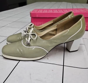 Vtg 60s Super Spectators GREEN & WHITE PATENT LEATHER Shoes Womens Air Step 7 M - Picture 1 of 10