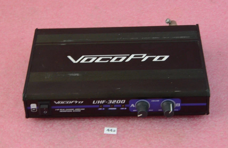 VocoPro UHF Dual Channel Wireless Microphone System Model UHF-3200. - Image 1 of 1