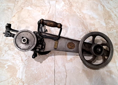 Máquina de coser vintage Singer #30 carpeta cosidora de alfombras manivela modelo 35-1 Foto 1 de 4