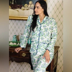 Heidi Carey Hydrangea Printed Scalloped Long Sleeve Pants Pajamas Set - Picture 1 of 12