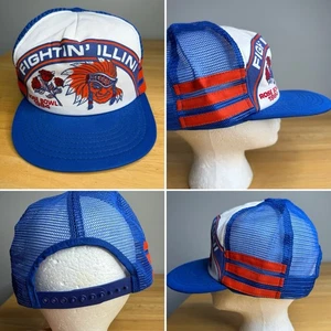 Cappello vintage Illinois Fighting Illini Chief anni 80 SnapBack Trucker 3 strisce RARO leggi* - Foto 1 di 24