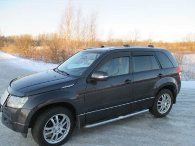 Barras transversales de techo negras para Suzuki Grand Vitara (JT) 2005-2014 Foto 1 de 4