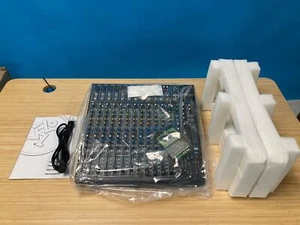 Mackie 1642VLZ4 16-Channel 4-Bus Compact Mixer - Used - Picture 1 of 2