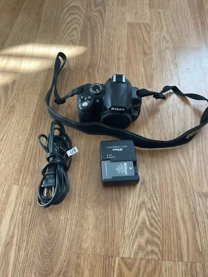 Nikon D3000 digital  camera with charger and battery - Image 1 of 3