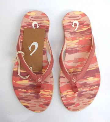 Sandalias planas OluKai para mujer 6 rosas camufladas roseta Wai Ho'opio Hau chanclas Foto 1 de 4