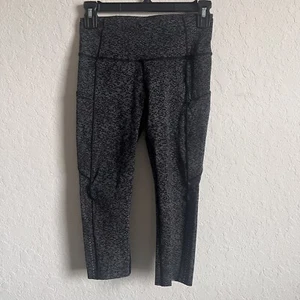 Lululemon Fast Free Crop II Black & White Size 6 RARE - Picture 1 of 7