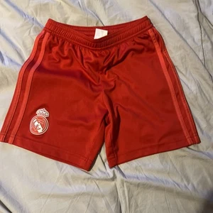 Real Madrid 3. Kindershorts Alter 7-8 Jahre rot Saison 2019 - Bild 1 von 4